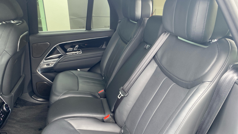 Land Rover Range Rover 4.4 P530 V8 Autobiography 4dr Auto Petrol Estate